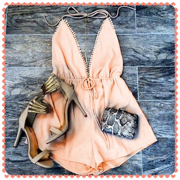 Dresses & Skirts - Halter romper L 🌸last one🌸