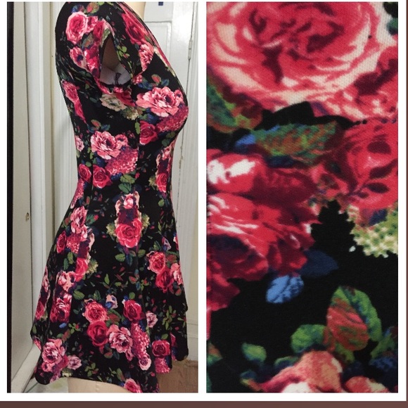 Dress - Picture 2 of 4