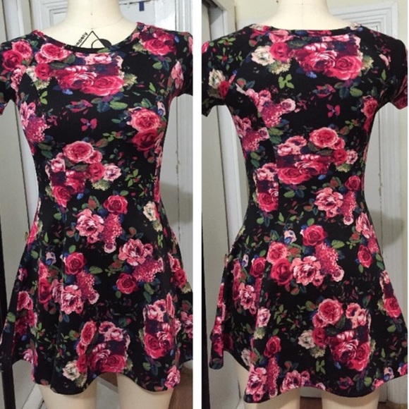 Dress - Picture 4 of 4