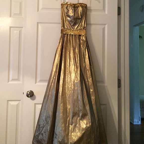 Vintage gold metallic floorlength dress.
