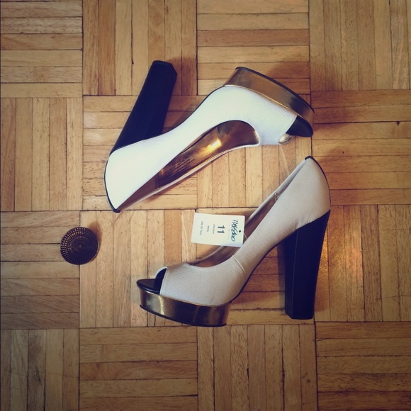 Heels/Pumps