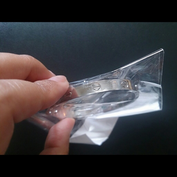 PRICE DROP! Silver Screw Bracelet!