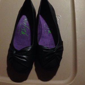 Black Blowfish flats NEW
