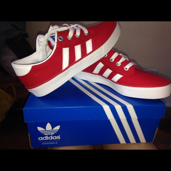 adidas kiel red