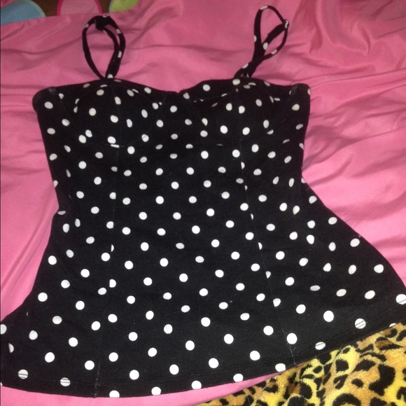 ⚫️ Poke-a-dot tank ⚪️