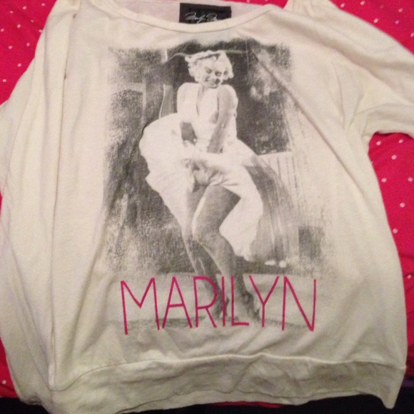 Marilyn Monroe sweater