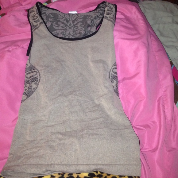 Tight fitted tank top!