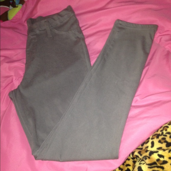 Grey skinnies