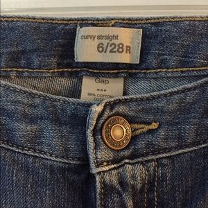 NWOT, never worn! Gap Curvy Straight Jeans, Size 6