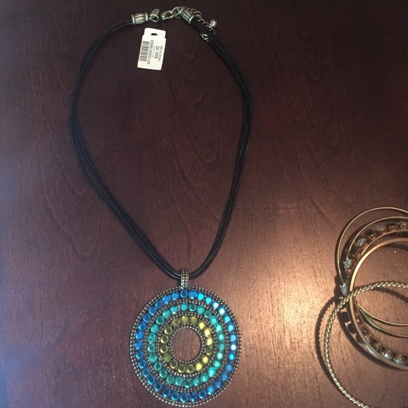 BNWT chico's statement necklace
