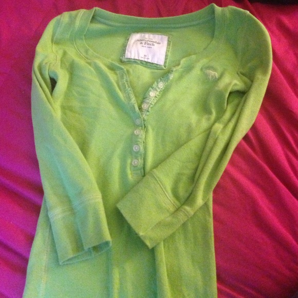 Quarter sleeve shirt