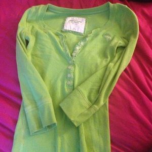 Quarter sleeve shirt