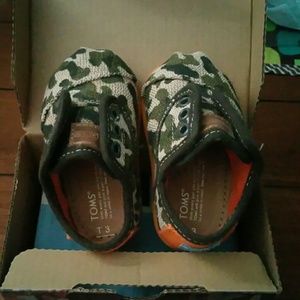 Baby TOMS
