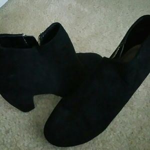 Side zipper bootie
