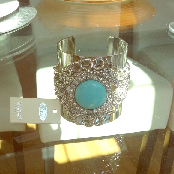 Jewelry - GORGEOUS Statement Turquoise Cuff