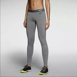 NWT NIKE Womens pro combat compression pants