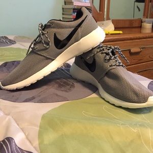 Men's Nike Roshe Runs
