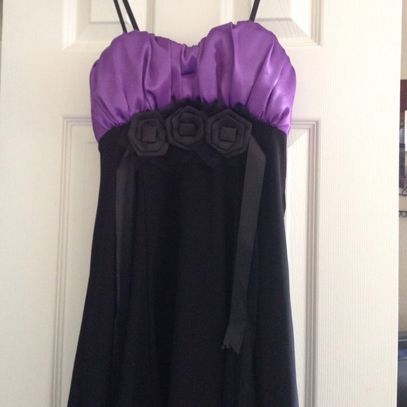 💜🌟RARE🌟 Never Worn Purple & Black Dress