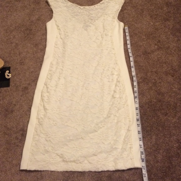 White Lace Scoop Neck Dress - Picture 2 of 4
