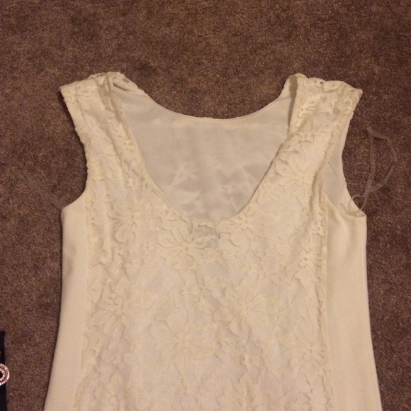 White Lace Scoop Neck Dress - Picture 3 of 4