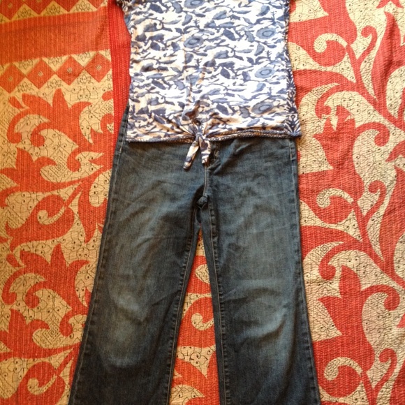 GAP Medium tint Essential cut stretch denim jean