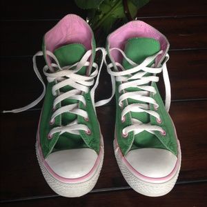 🌟 SALE 🌟Green and pink Converse