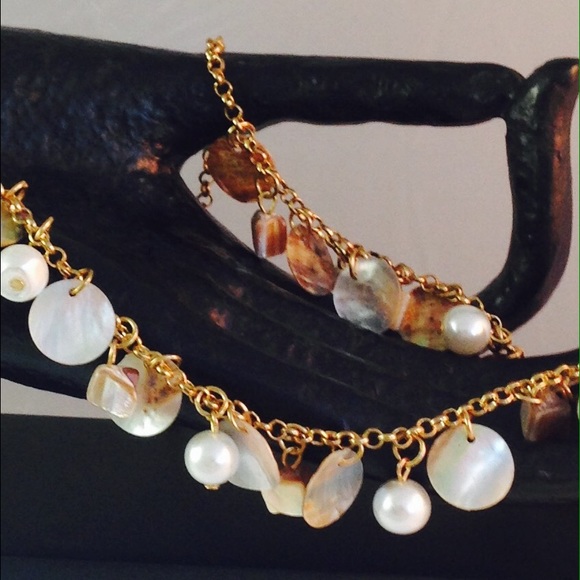 Mother of Pearl Necklace - Picture 3 of 5