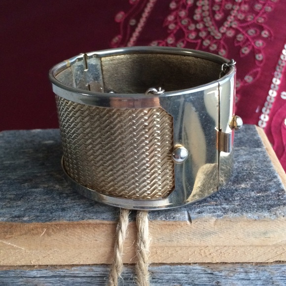Vintage Brass Cuff/ Bangle - Picture 2 of 4