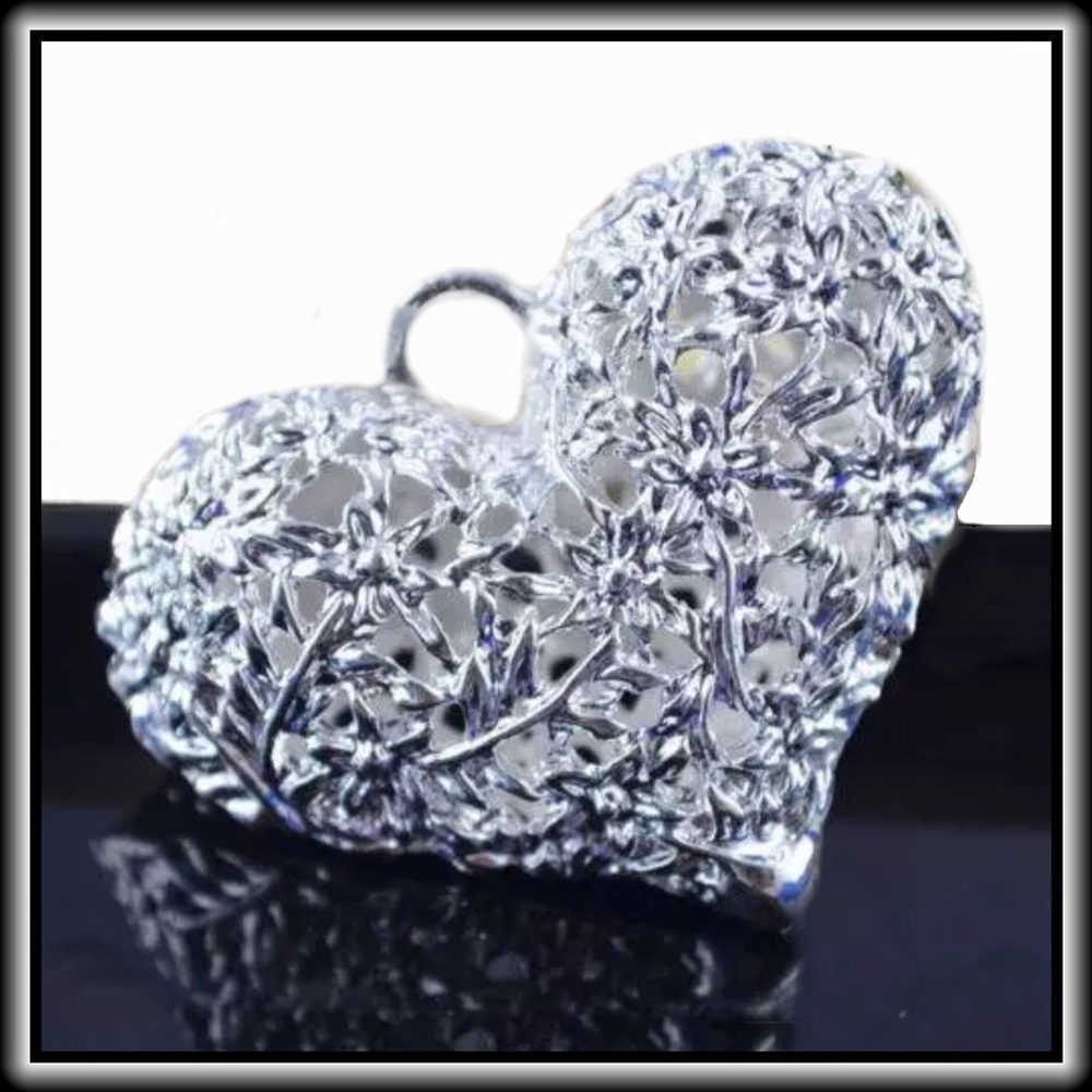 SILVER FILIGREE HEART NECKLACE πHPπ - Picture 1 of 8