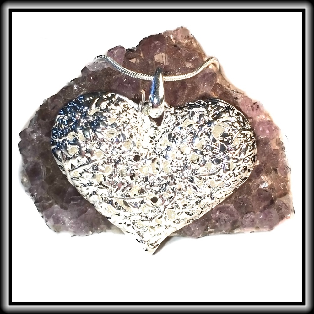 SILVER FILIGREE HEART NECKLACE πHPπ - Picture 2 of 8
