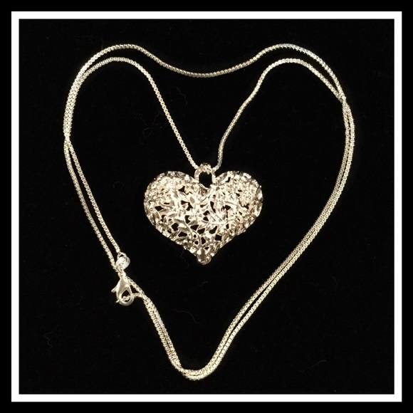 SILVER FILIGREE HEART NECKLACE              🎉HP🎉 - Picture 5 of 8