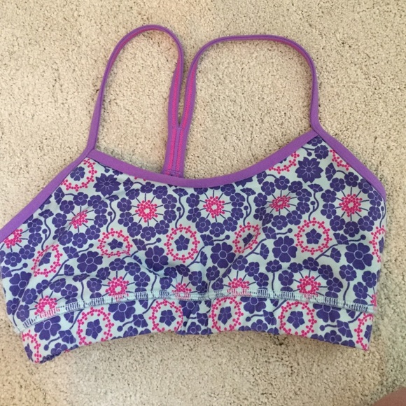 Lulu lemon sports bra size 6