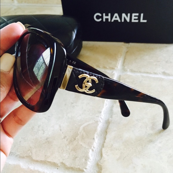 Chanel sun glasses - Picture 2 of 3