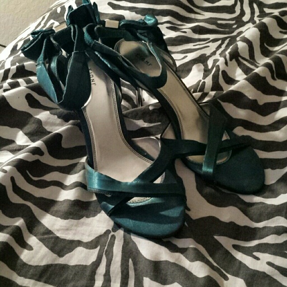 Teal pumps