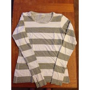Lululemon Reversible long sleeve top