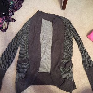 2 long sleeve shirts