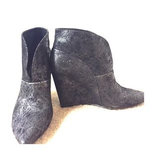 WORN ONCE! Shimmery black pointed toe booties