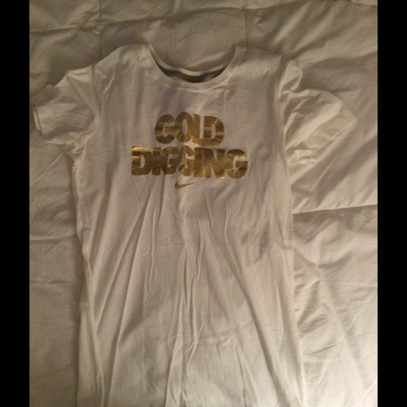 Nike gold digger