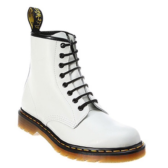 RARE!🔥Dr. Martens-White boots! ✖️HUGE DEAL