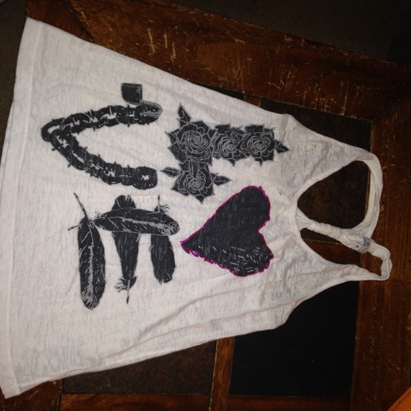 Cute tank from pacsun size medium.