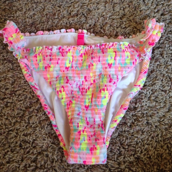 !!! NEVER WORN VICTORIA SECRET BOTTOMS!💞