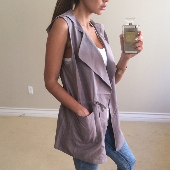 • SOLD • Sleeveless Taupe Vest Jacket L - Picture 3 of 4