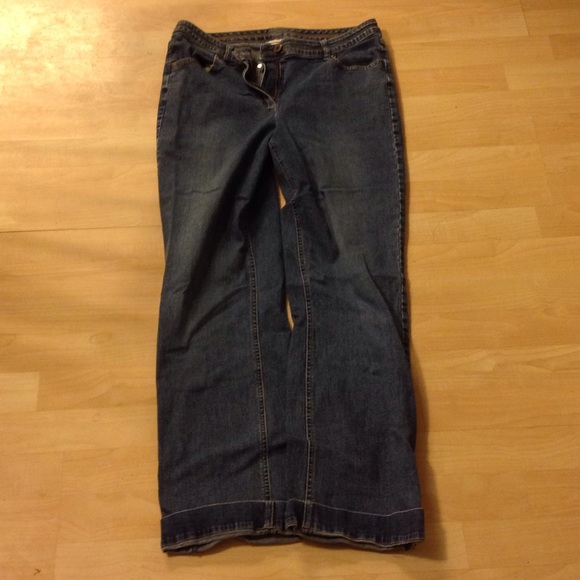Jeans - Picture 1 of 2