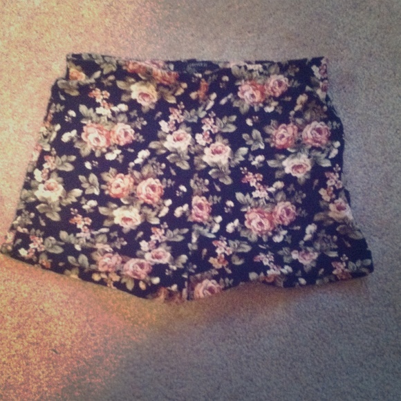 Floral shorts from forever21!!  Never worn!!!