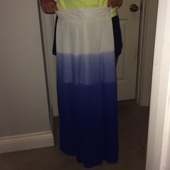 Blue ombré skirt. 26 inch waist. High wasted
