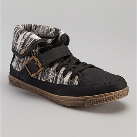 Califootwear Black Yakira Hi-Top Sneaker - Picture 1 of 1