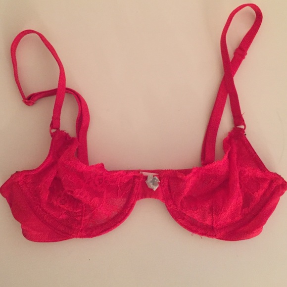 red lace Victoria's Secret bra