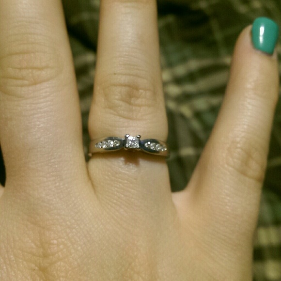 Promise Ring - Picture 1 of 3