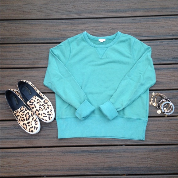 🚫SOLD🚫 GAP Long Sleeve Cropped Sweatshirt