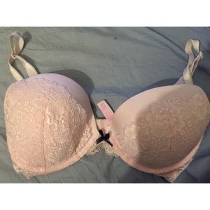 34DD Victoria's Secret Push Up Bra